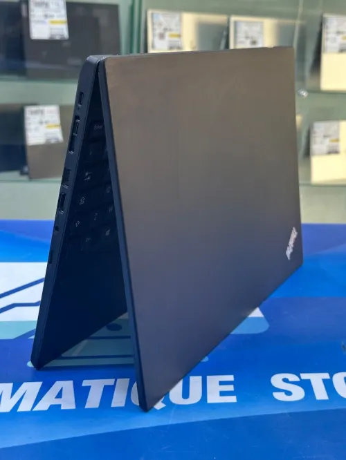 THINKPAD P15s  CORE : INTEL i5 - 1145G7 DISC : 512 GB  (SSD)  RAM : 16 GB  NVIDIA T500 4GB