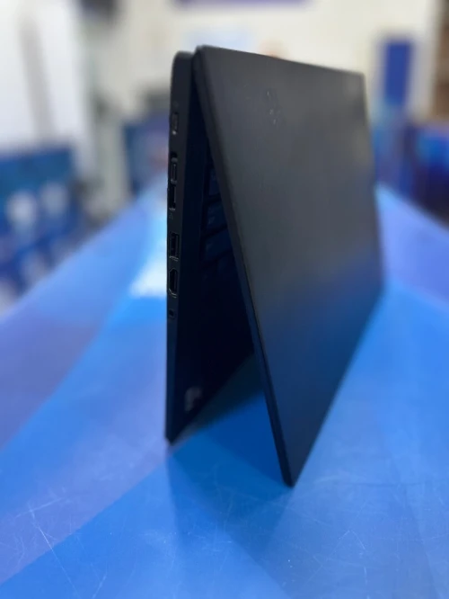 THINKPAD X13  CORE : RYZEN 5 PRO 4650U DISC : 256 GB  (SSD)  RAM : 32 GB  