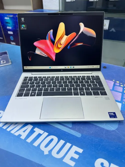 HP ELITEBOOK 830 G11 CORE : INTEL ULTRA 5 135U DISC :  256 GB  (SSD) RAM: 16GB