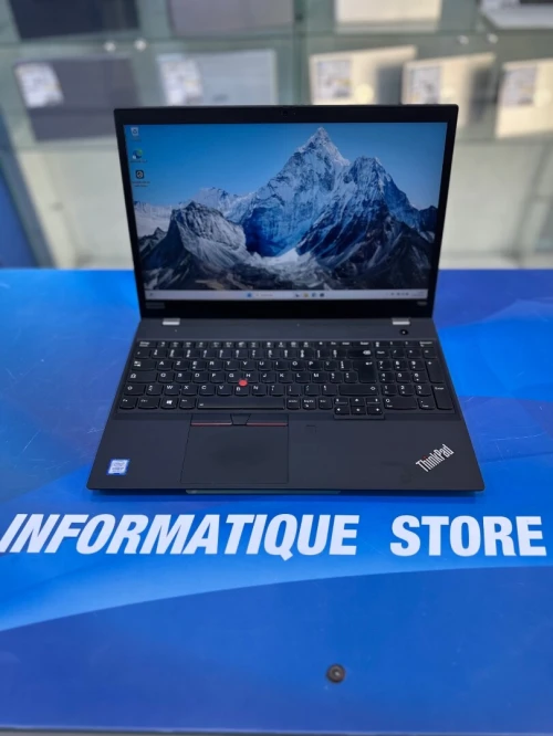 THINKPAD T590  CORE : Intel i7 / 08eme DISC : 512 GB  (SSD)  RAM : 08 GB  