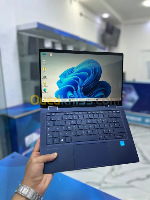 HP DRAGON FLY X360 CORE : Intel i5 / 11 eme  DISC : 256 GB  (SSD)  RAM : 08 GB  TACTILE