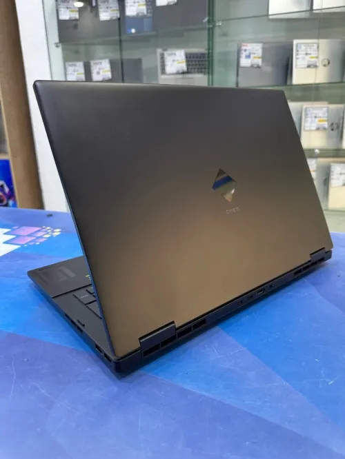 HP OMEN 16  CORE : INTEL I9 - 12900H DISC :  512 GB  (SSD)  RAM : 16 GB  RTX 3060 6GB