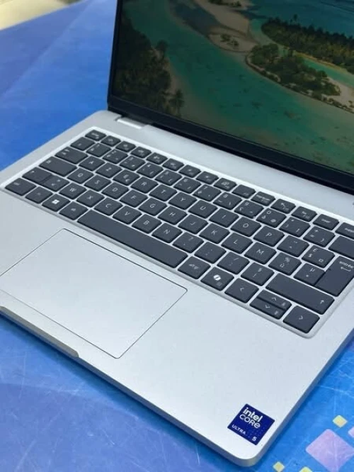 DELL PRO 16 V-PRO CORE : INTEL ULTRA 7 235U DISC :  512 GB  (SSD)  RAM : 16 GB DDR 5