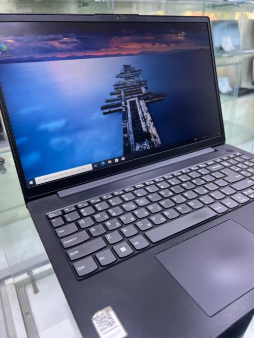 LENOVO V15 i5 / 1135G7 256/08GB 15*