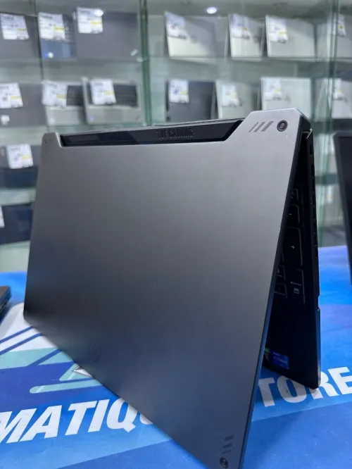 ASUS TUF F15 CORE : INTEL i7 - 11800H DISC :  512 GB  (SSD)  RAM : 16 GB RTX 3060 06 GB