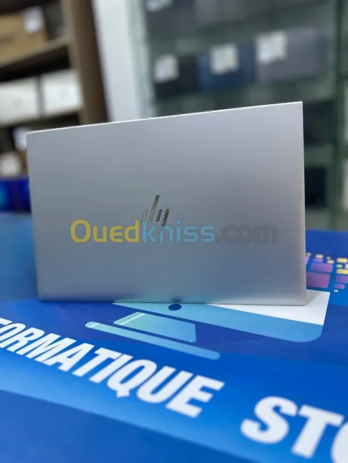 HP ELITEBOOK 830 G7  CORE : intel i5 / 10 eme  DISC : 256 GB  (SSD)  RAM : 16 GB TACTILE 