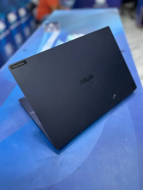 ASUS EXPERTBOOK B53  CORE : INTEL i5 - 1135G7 DISC : 256 GB  (SSD)  RAM : 08 GB