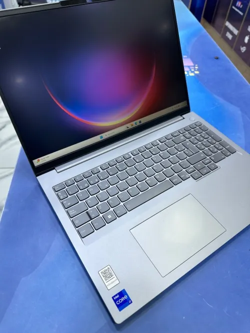 THINKBOOK 16 G6 CORE : INTEL i7 - 13700H DISC :  512 GB  (SSD)  RAM : 16 GB  