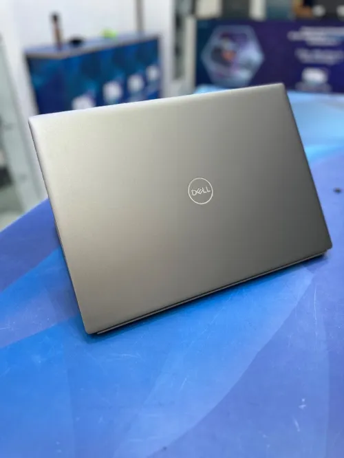 DELL VOSTRO 5630 CORE : INTEL i7 - 1360P DISC : 512 GB  (SSD)  RAM : 16 GB  RTX 2050 04GB 