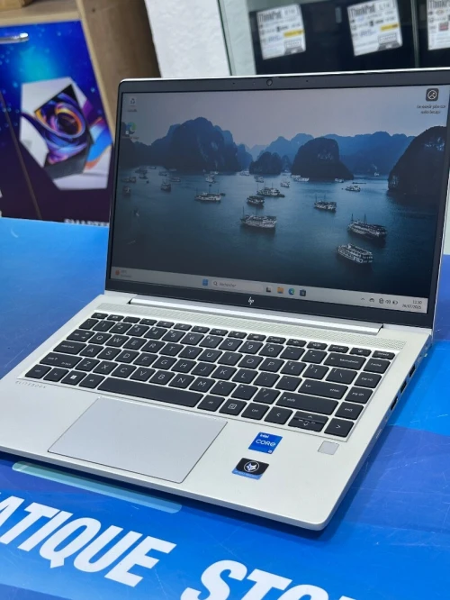 HP ÉLITEBOOK 640 G9  CPU: CORE i5 / 1235U DISC : 512 GB / 16 GB
