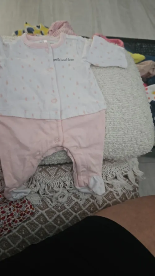 Vêtements d'occasion bébé 