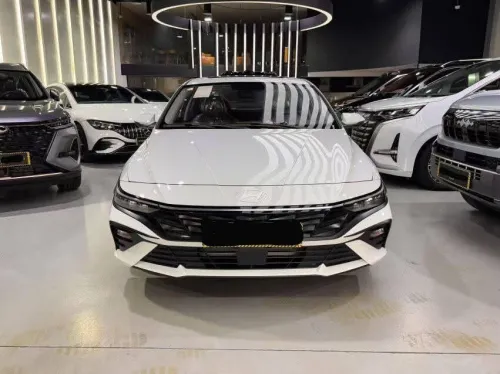 Hyundai Elantra 2025 