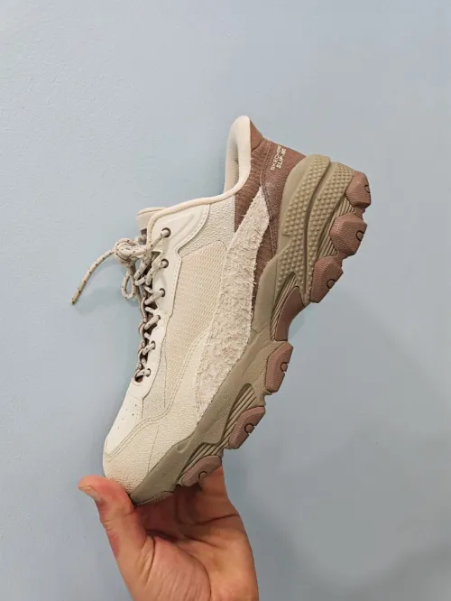 Skechers