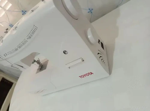 ماكينة الخياطة TOYOTA (33 غرزة)