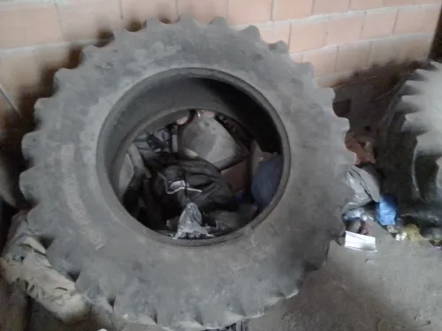 2 pneu de tracteur