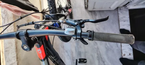 Vélo géant VTT double amortisseurs 