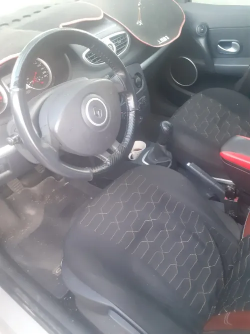 Renault Clio 3 2006 105 chevaux