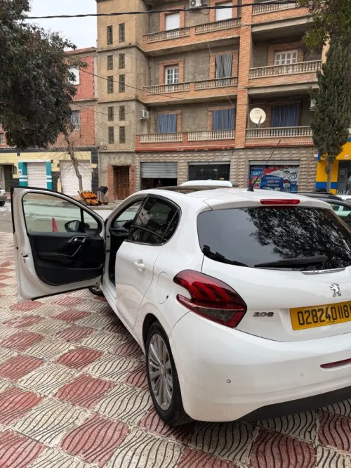 Peugeot 208 2018 Allure