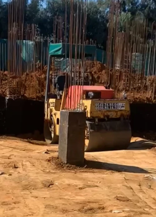 Kompacteur Bomag 2000