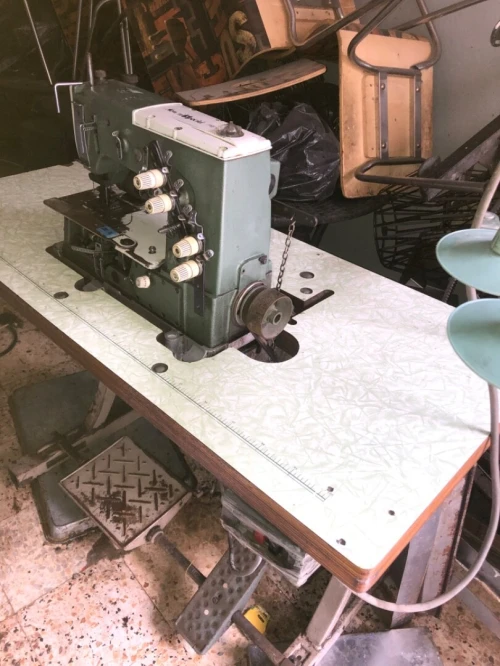 Machine pour confection Post- sainture