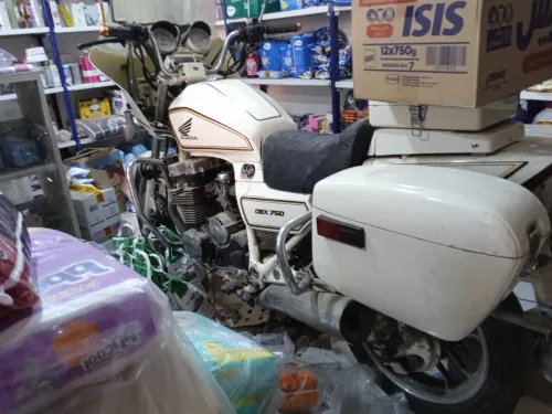 هوندا سيبيكسhonda cbx 750 Honda cbx 750هوندا سيبيكس 2002