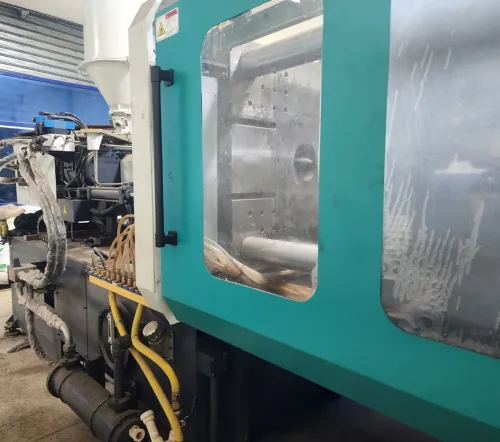 VENDS MACHINE INJECTION PLASTIQUE