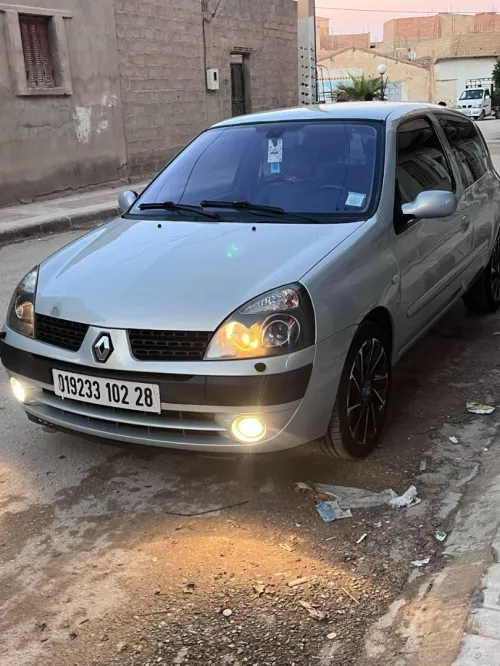 Renault Clio 2 2002 INITIAL paris