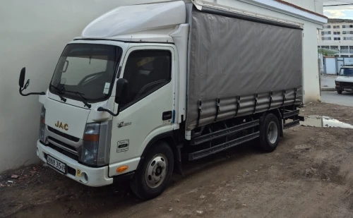 Location de mini bus 9 places ou camion transporteur