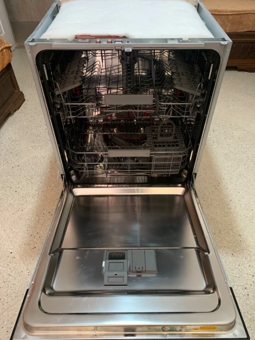 Lave vaisselle whirpool encastrable presque neuf 