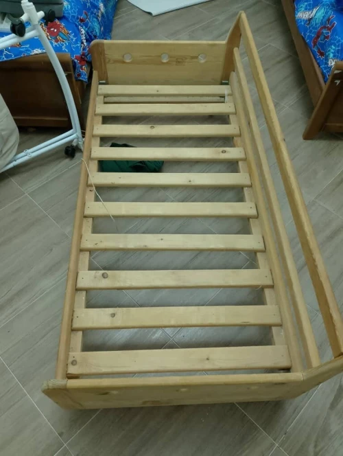 Lits en bois rouge pour enfant bebe 