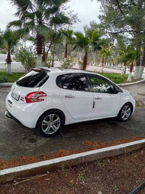 Peugeot 208 2012 Allure