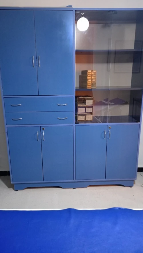 bibliotheque en tres bon état