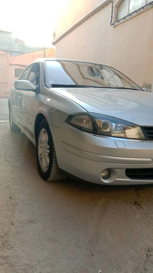 Renault Laguna 2 2001 Initial