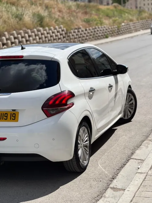 Peugeot 208 2019 Allure Facelift