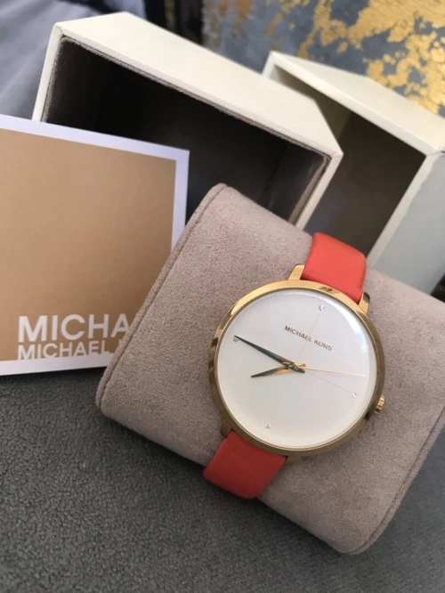 Michael kors avec bracelet cuir