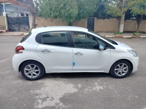 Peugeot 208 2016 Active Facelift