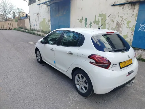 Peugeot 208 2016 Active Facelift