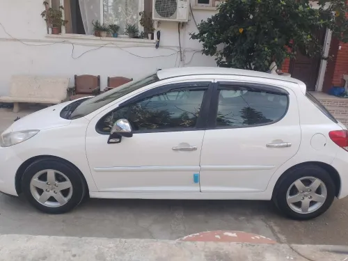 Peugeot 207 plus 2013 Allure 1.4 Simple