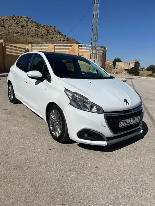 Peugeot 208 2015 Access Facelift