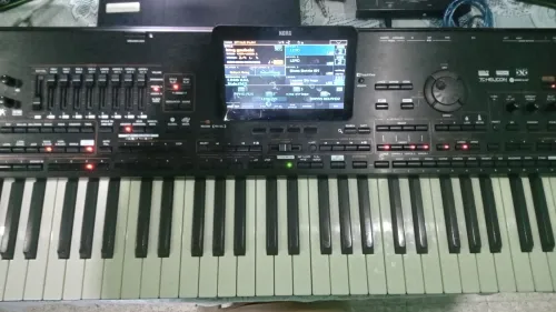 Korg pa4x pa3x très bon état