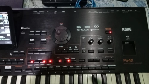Korg pa4x pa3x très bon état