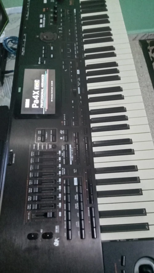 Korg pa4x pa3x très bon état