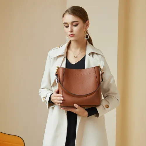 Nouveau modèle sac tote en cuir de première couche rétro véritable pour femme grand sac seau polyvalent à porter à l épaule ou en bandoulière