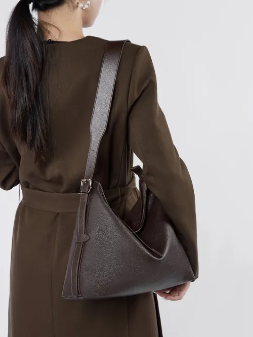Sac tote femme grand capacité pratique en cuir véritable chic look de niche à porter sur l épaule ou sous le bras bandoulière tendance