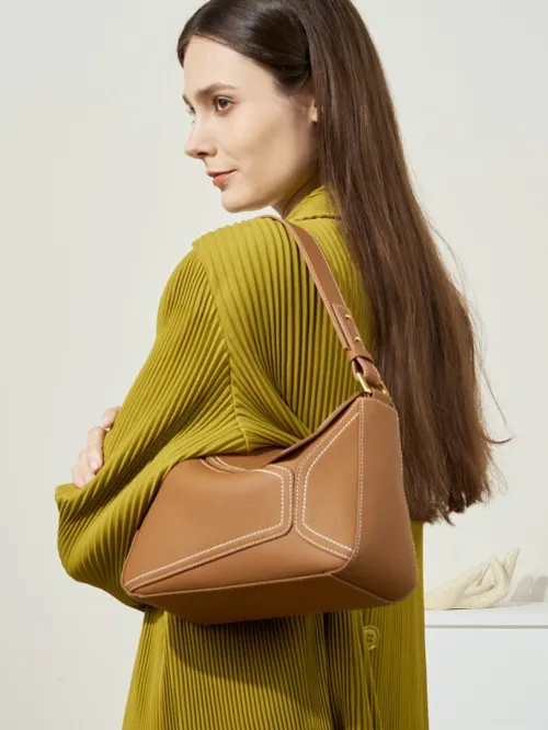 Sac géométrique en cuir de vache pleine fleur nouveau modèle 2026 à porter sur l épaule ou sous le bras sac oreiller pour femme bandoulière pour le travail
