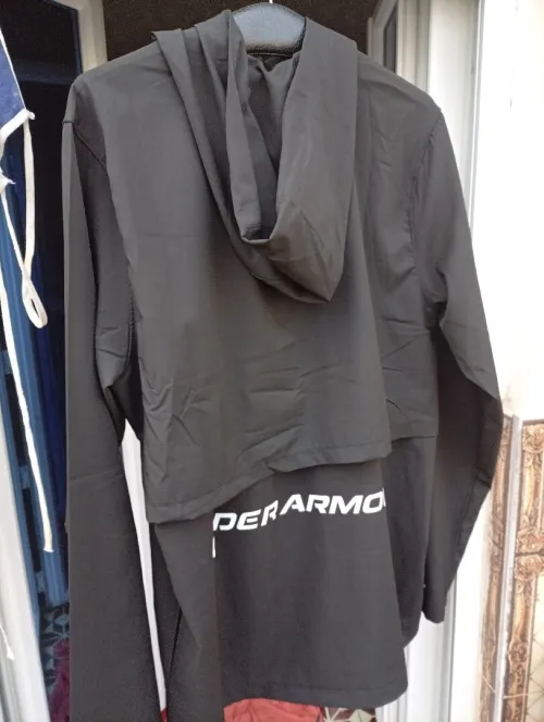 Capuche under armor neuve taille xxl