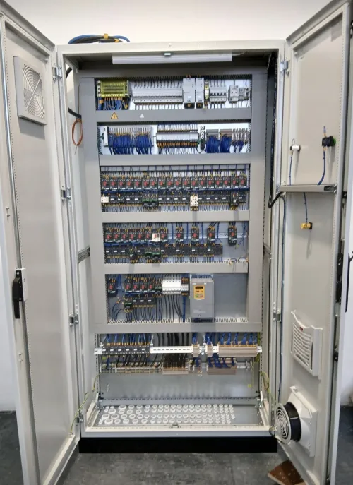Montage et câblage armoire électrique ( TGBT , automatisme, distribution, pompage , démarreur progressif, variateur de vitesse ..)