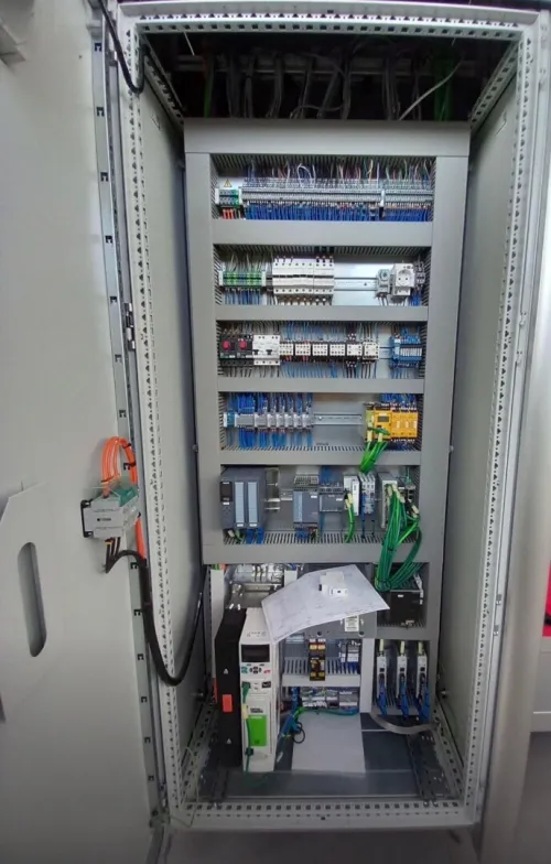 Armoires électriques ( TGBT, ATS , pompage , commande , variateur , Tableau distribution.. )