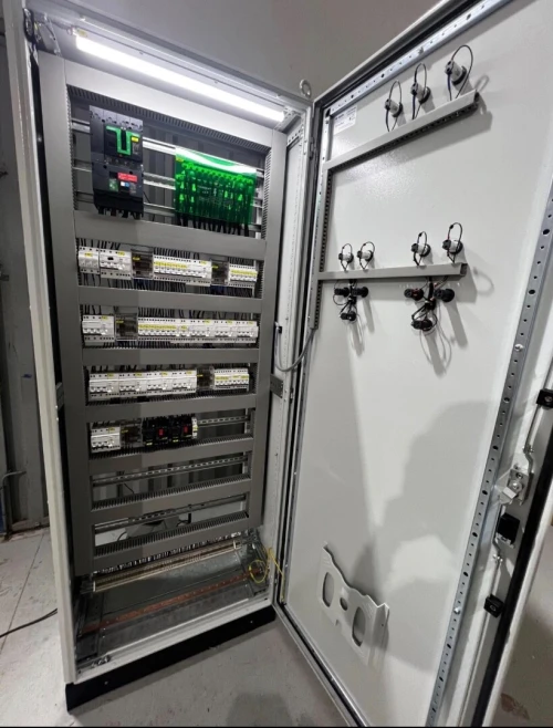 Réalisation Armoires électriques ( TGBT , commande, inverseur, tableau de distribution , pompe , automatisme) étude et fabrication
