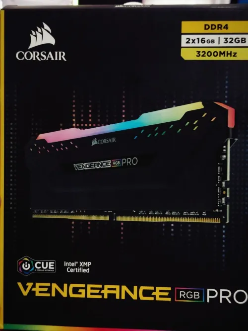 CORSAIR VENGEANCE RGB PRO 32GB DDR4